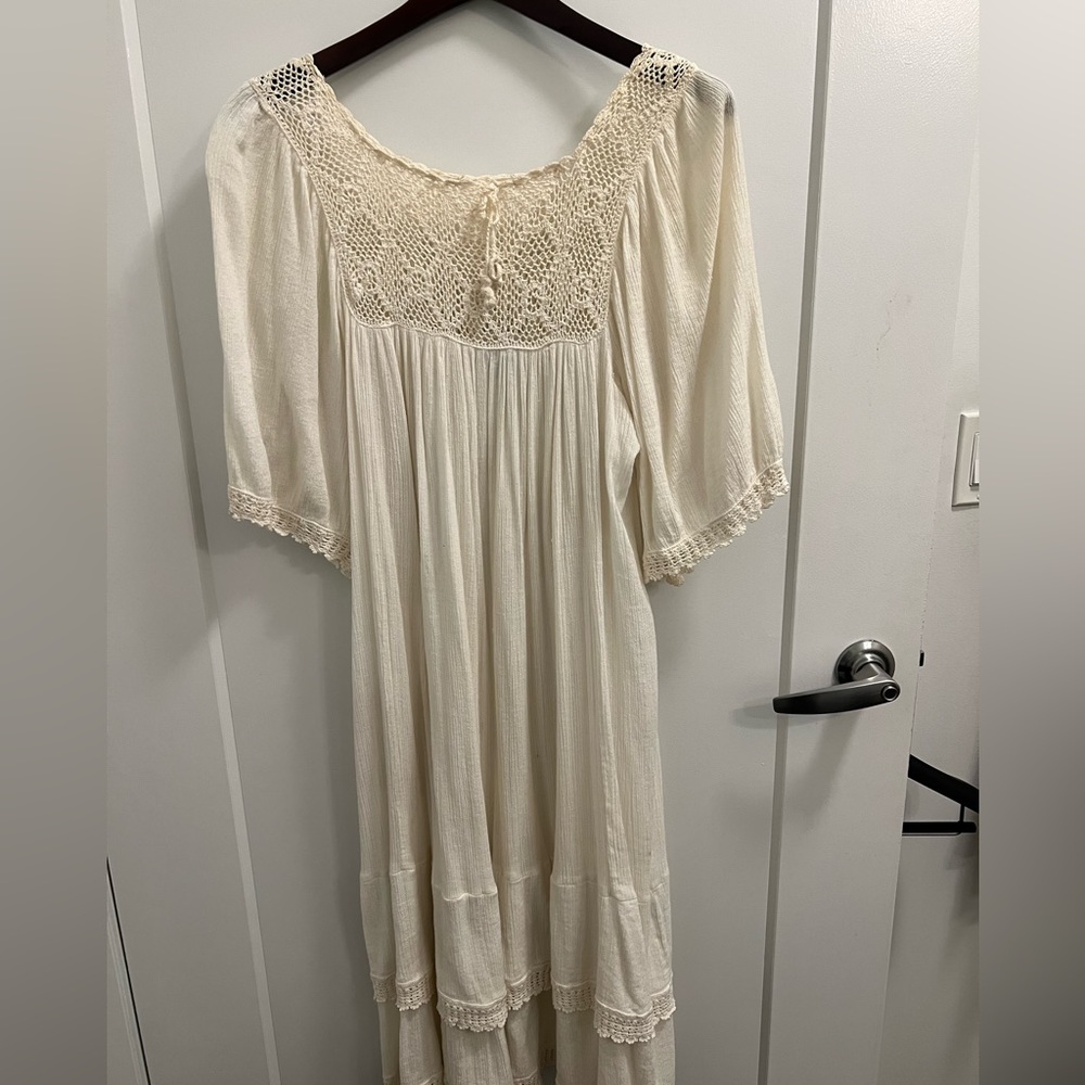 Flowy cream vintage tunic dress from the 1970s hippie